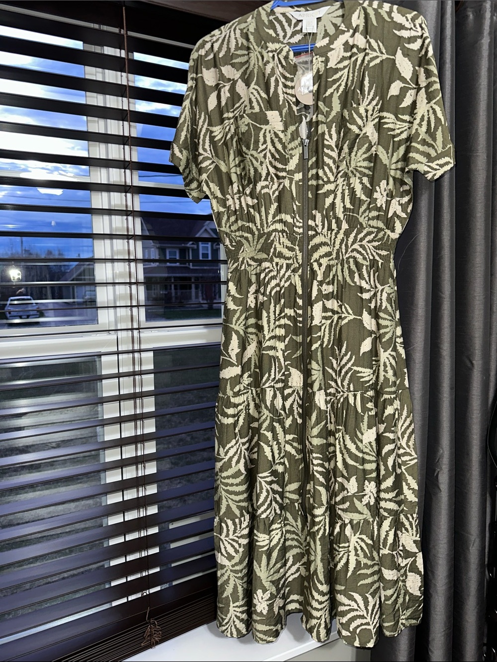 Sz 10⭐️NWT APRICOT Olive/Khaki Botanical Print Maxi Dress Waist Stretch 13- 17”